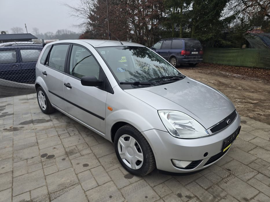 Fiesta,/Benzynka/Ghia/Klima/Hak/Oplacona