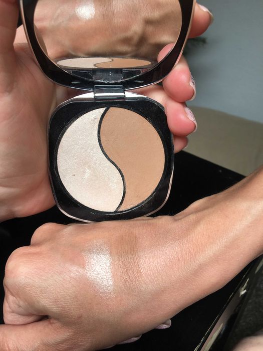 Puder rozświetlający i brązer Neo Make Up