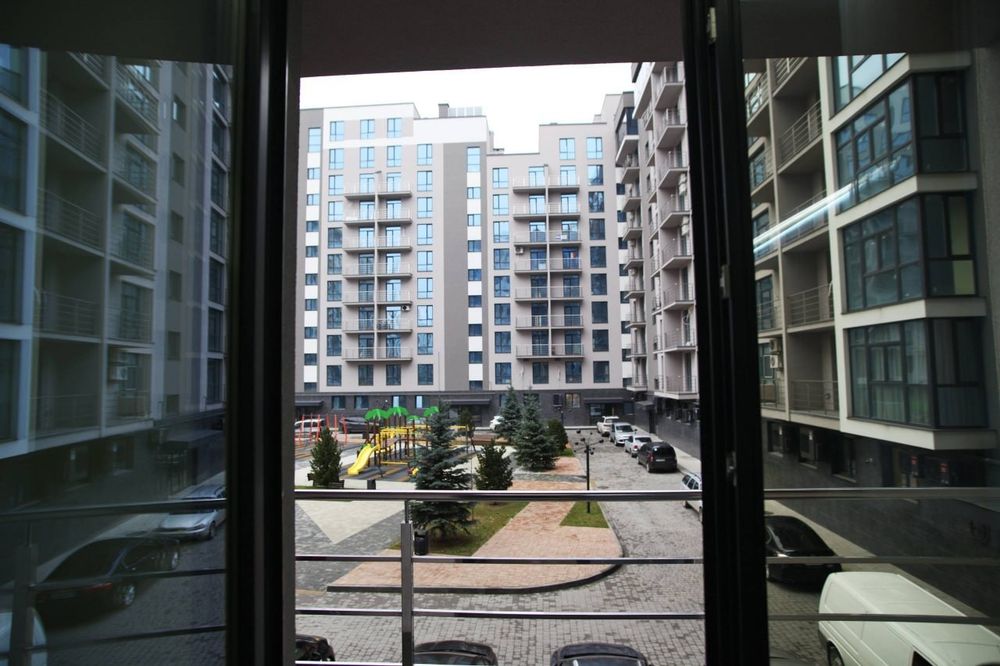 Озеро! Парк! Центр! 
Стильна двохстороння квартира біля озера