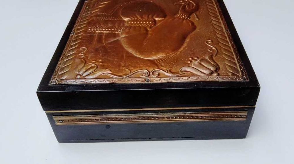 Шкатулка - чеканка СССР