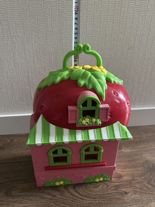 Ягодный домик с куклой Шарлотта Земляничка Strawberry Shortcake