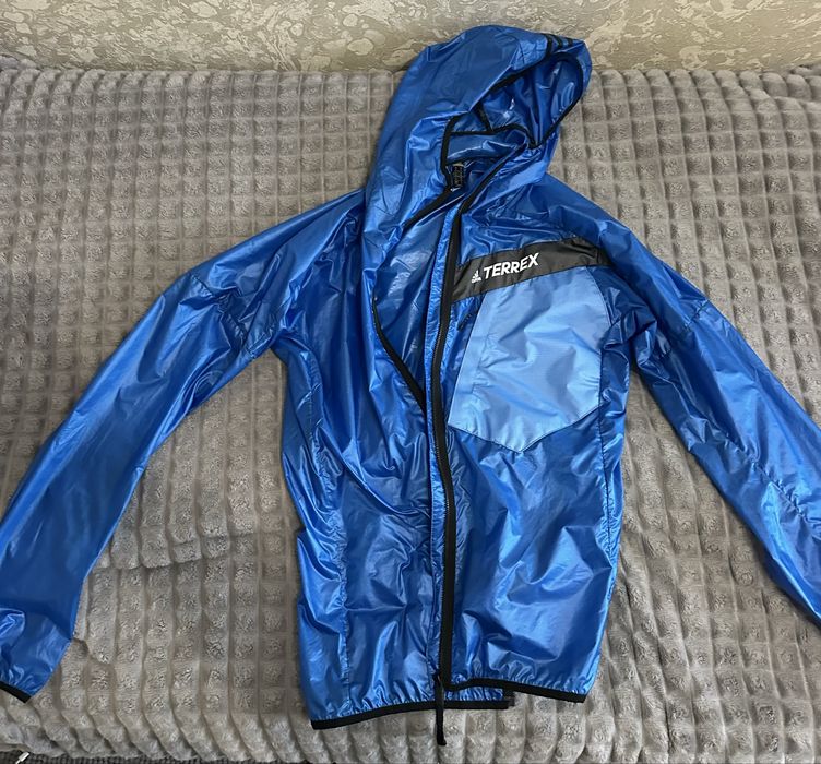 Продам курточку Adidas Terrex