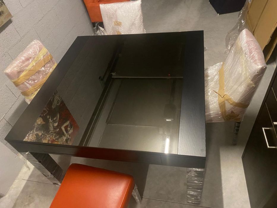 Mesa extensivel com 4 cadeiras