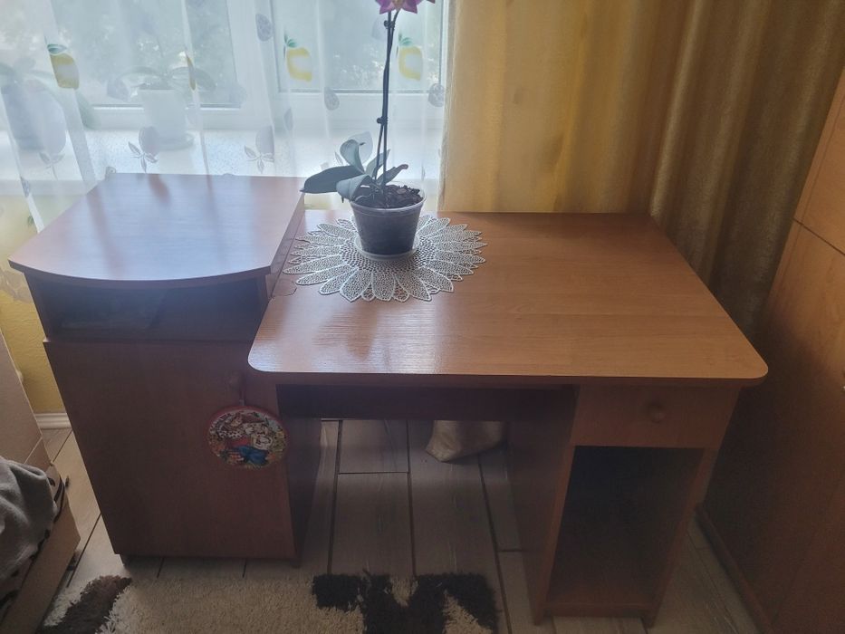 стіл компютерний
