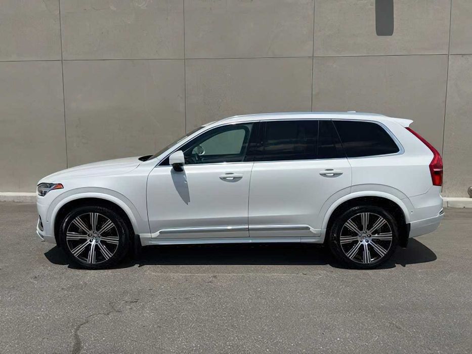 Volvo XC90 B6      2024