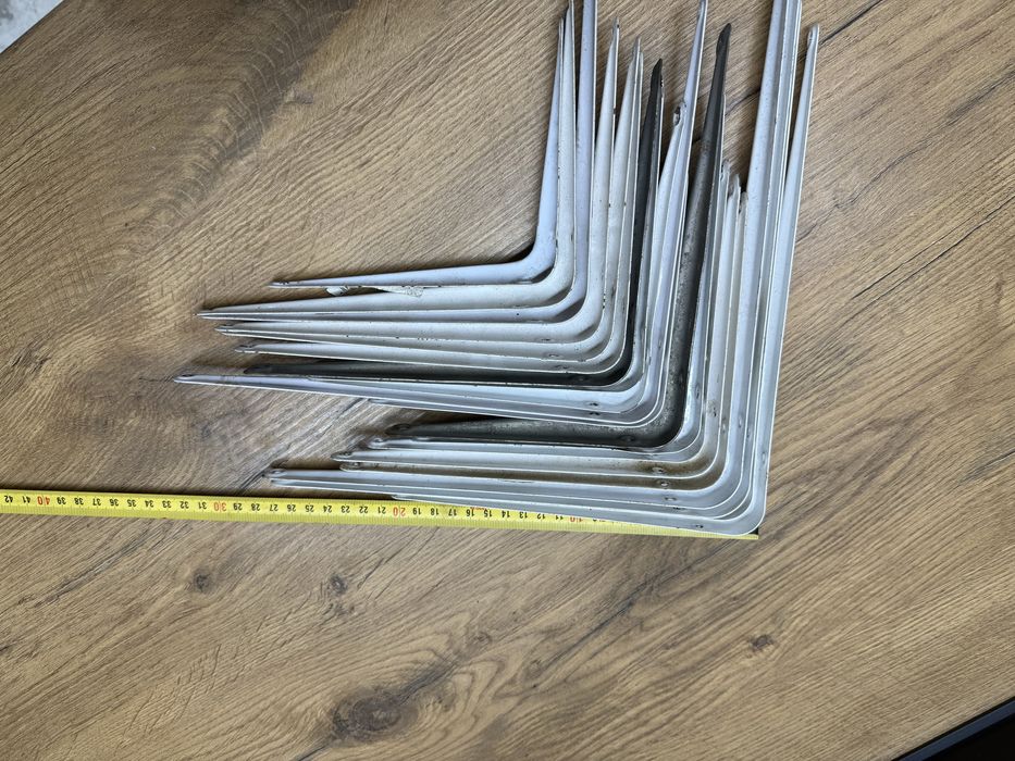 Zestaw uchwytów do montażu połek