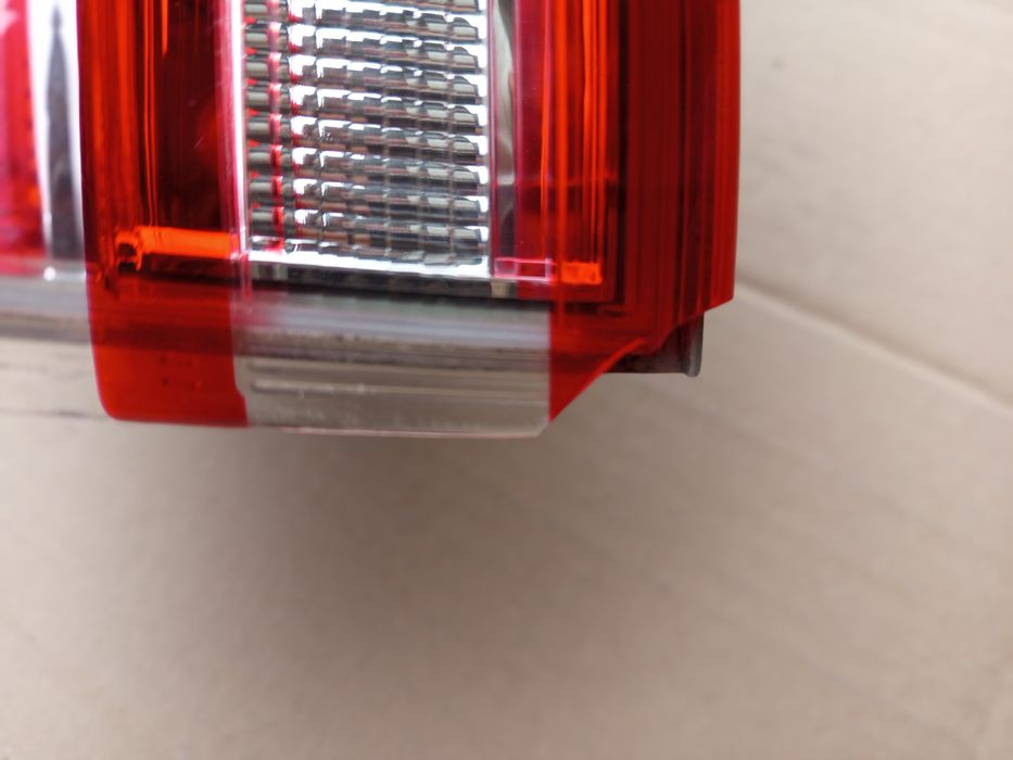 Lampa prawa Tył Ford B-Max 2014