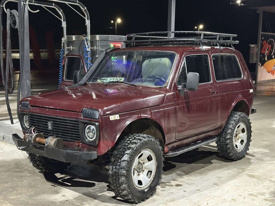 Нива 4х4.