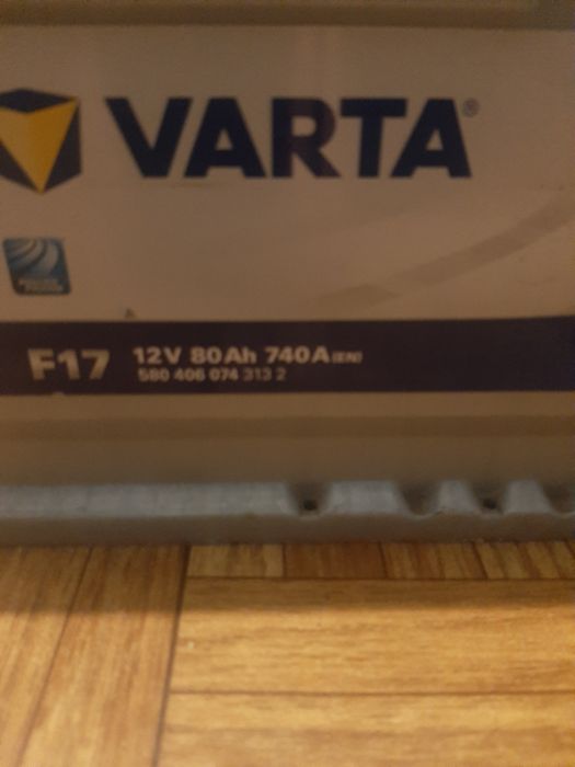 Продам АКБ   Варта