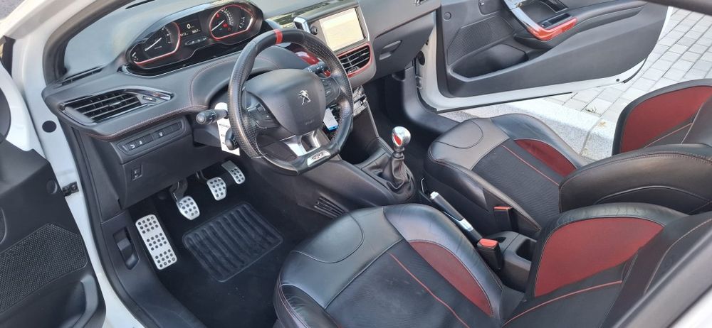 Peugeot 208 GTI 200cv 2015