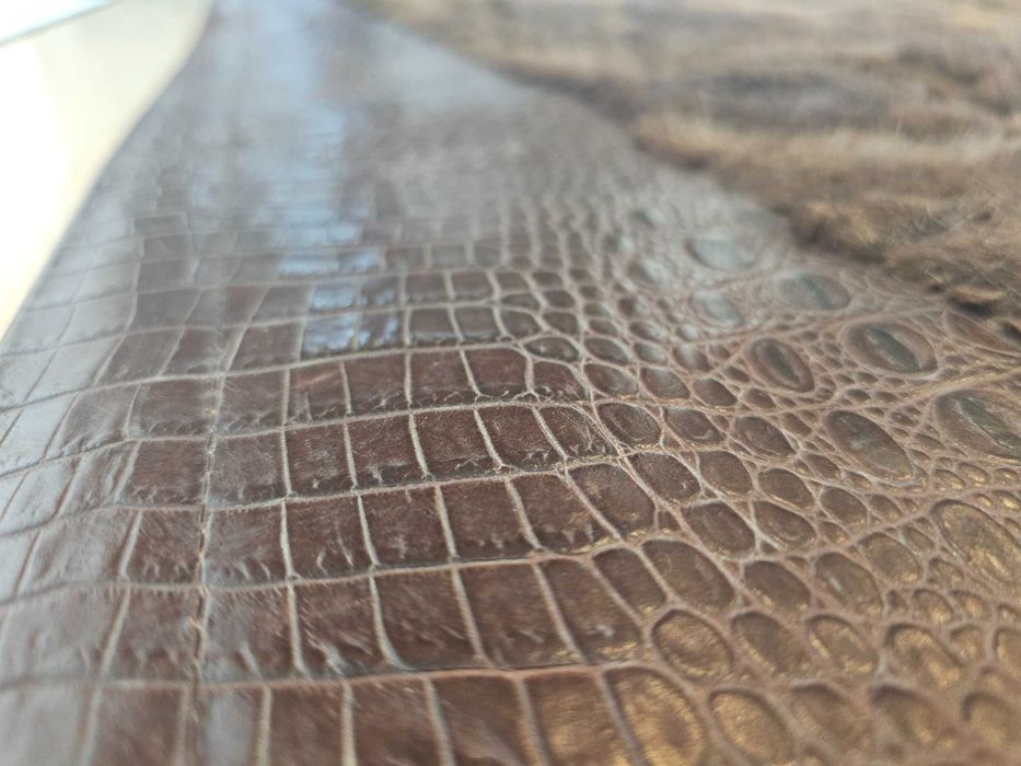 Эксклюзивный ковер из нутуральной кожи крокодила и меха нутрии/кролика