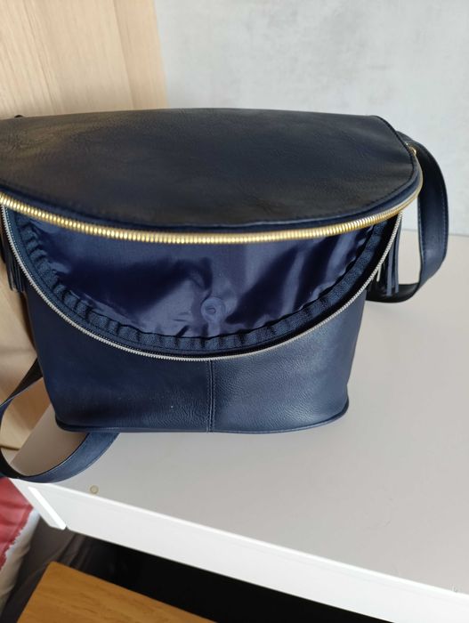 Torebka na ramię na długim pasku