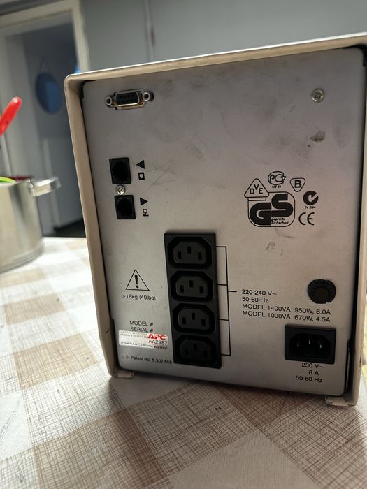 zasilacz awaryjny (UPS) APC Back-UPS Pro 1000.