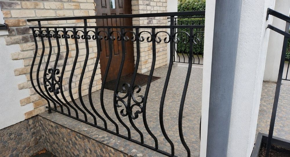 Balustrada kuta z pełnego
kwadratu 15×15 mm – stan
idealny | 550 zł/mb