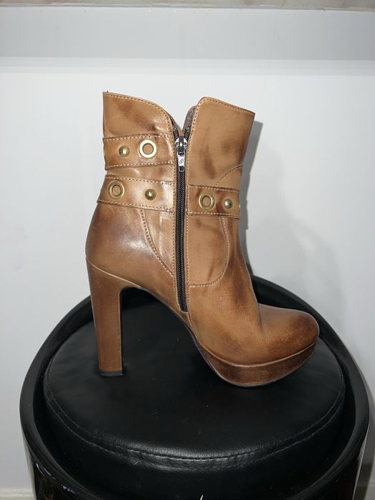 Botas de pele genuína