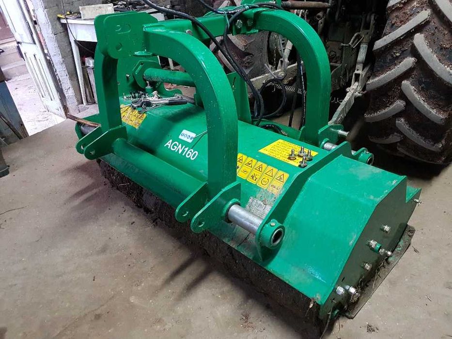 Triturador / destroçador de martelos ou facas