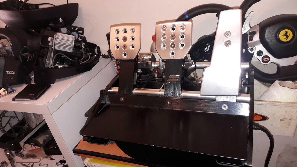 Ремонт - кермів рулів - Thrustmaster, Logitech