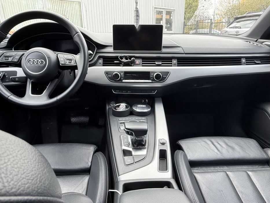 Продам власний автомобіль  Audi A4 b9