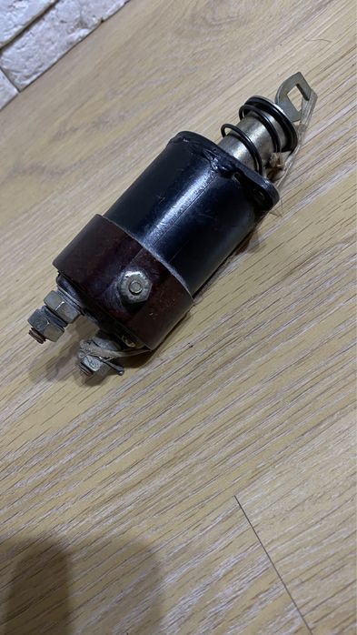 Втягивающее реле редукторного стартера 12 В МТЗ, ПЮМЗ, Т-40,Т-25,Т-16