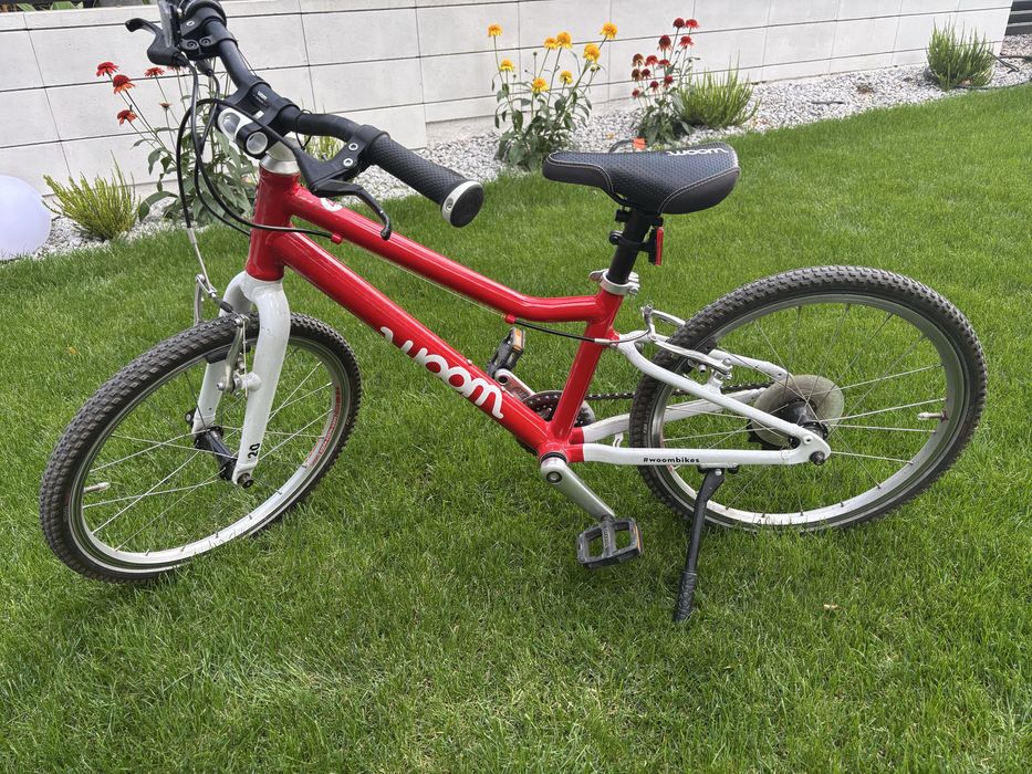 Rower woom 4 20 cali - czerwony ze stopką