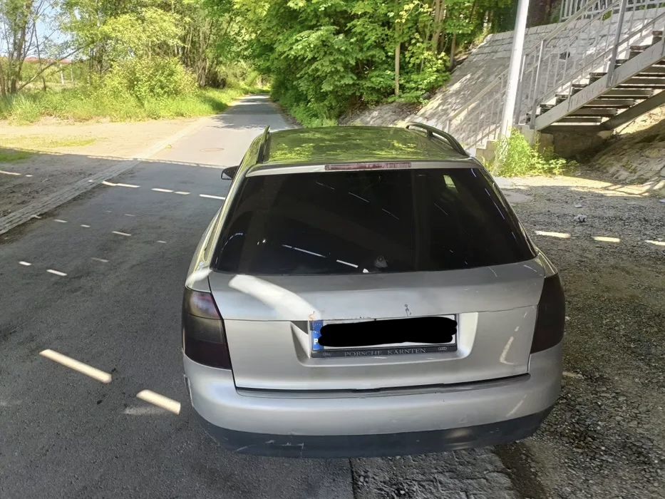 Audi А4B6  2.5D Для військових