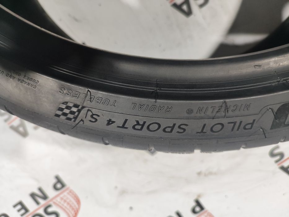 2 pneus semi novos 225-35R19 Michelin - Oferta dos portes