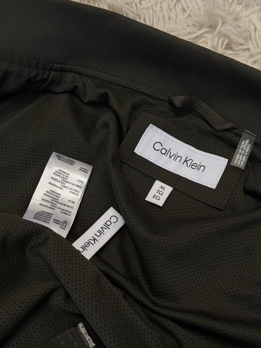 Бомбер Calvin Klein