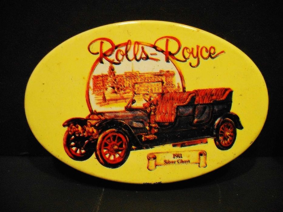 8 Caixas em lata antigas com carros - anos 60