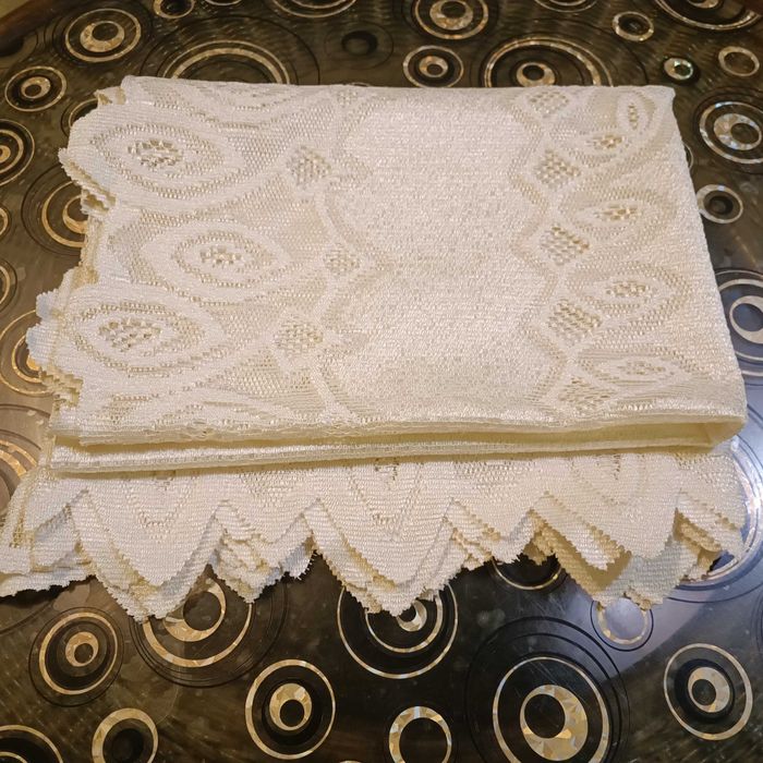 Скатерть  на.  стол