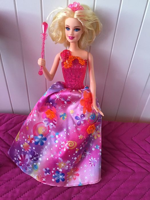 Bonecas Barbies varios modelos