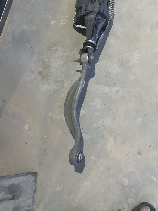 Задній ричаг audi q7 ,4m0501531