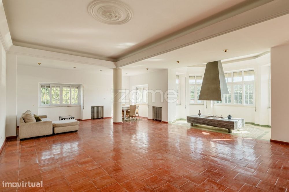 Quinta com moradia Clássica - T6, com anexo habitacional