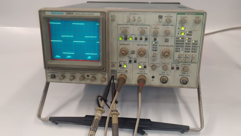 Oscyloskop Tektronix 2245A 4 kanały 100MHz