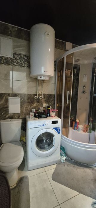 Продаєть 2 км квартира смт  Черкаське