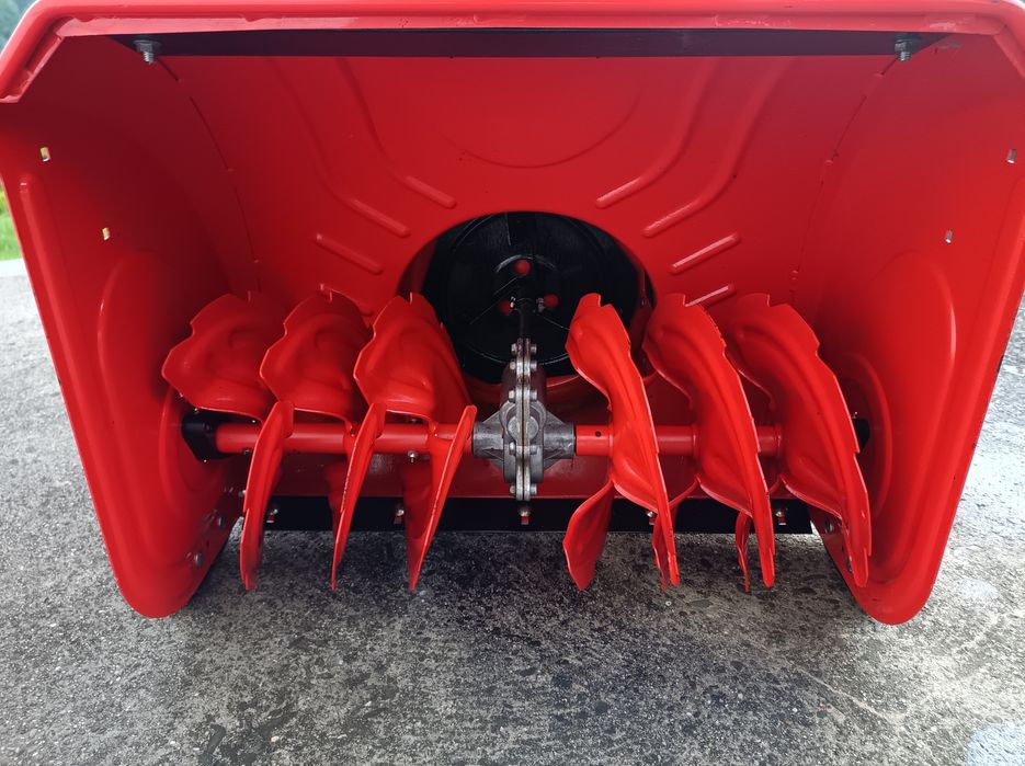 Odśnieżarka Husqvarna ST268EP