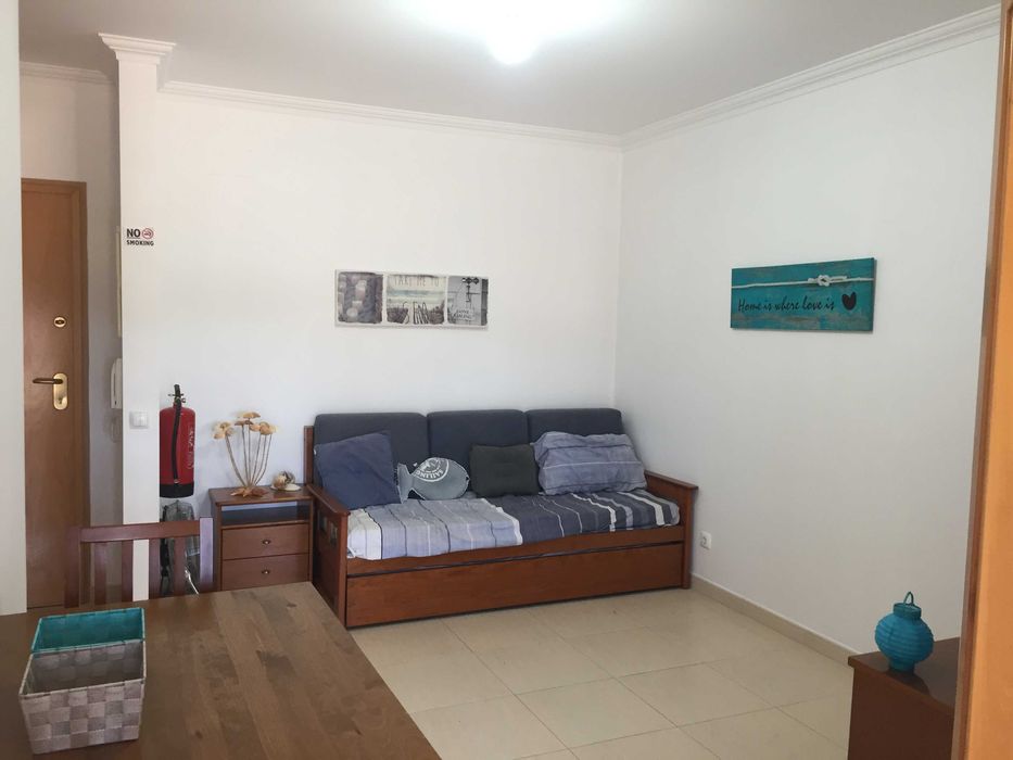 aluguer de apartamento T1 (ao ano) na urbanização alfamar, junto à praia da falésia