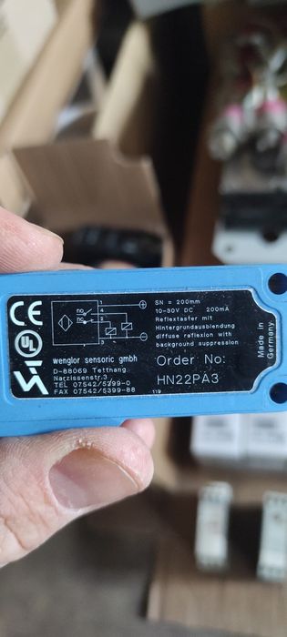 Рефлекторний датчик HN22PA3 з придушенням фону Wenglor