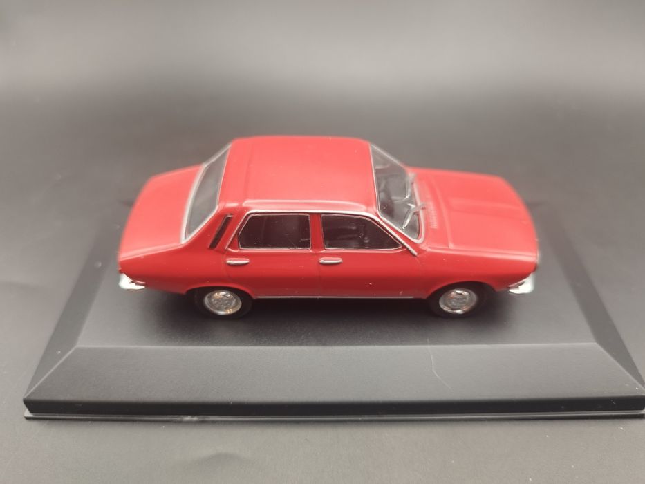 1:43 DeAgostini Dacia 1300 + gazetka gablotka zastęopcza