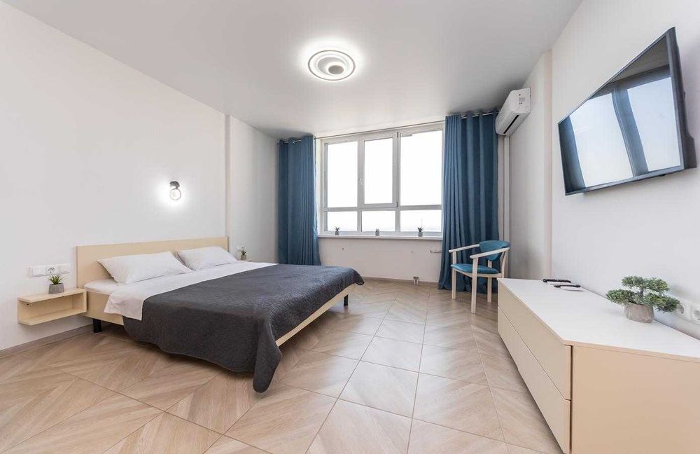 Затишно, як вдома — подобово на Бажана, 17Б. Є укриття та генератор!