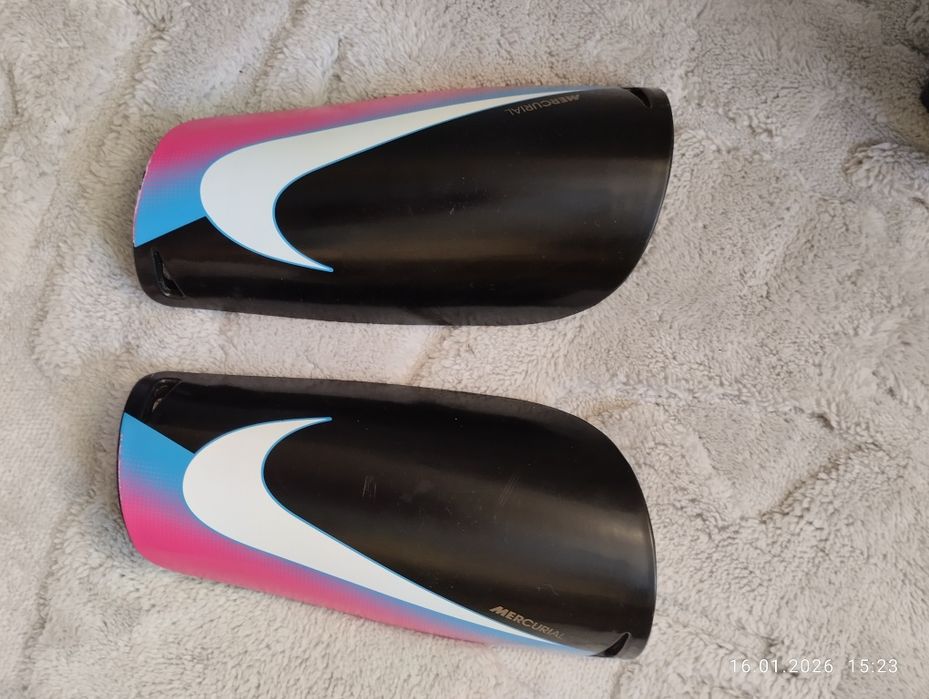 футбольні щитки Nike Mercurial  на ріст 160-170