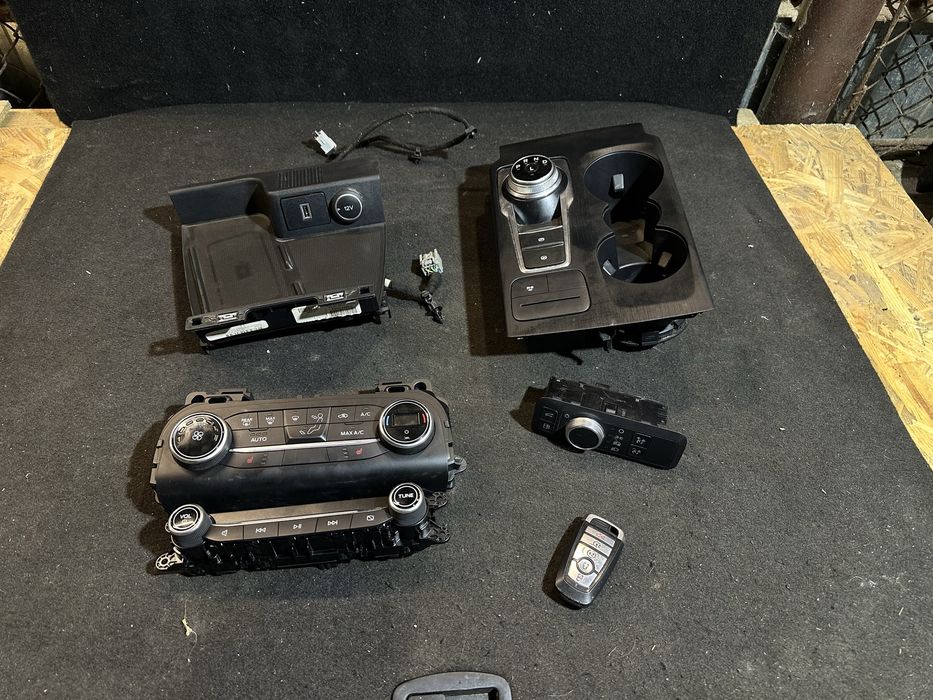 Панели управления ford escape mk4 2020-2025