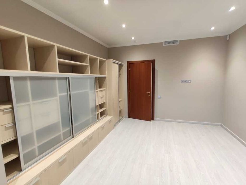 Продажа отличного офиса 127 кв.м. ЖК Дипломат Холл. Жилянская,59.