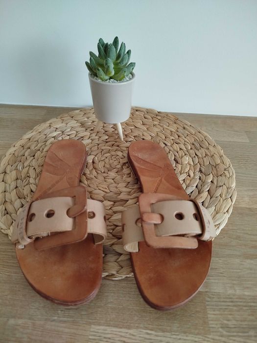 Klapki skórzane damskie