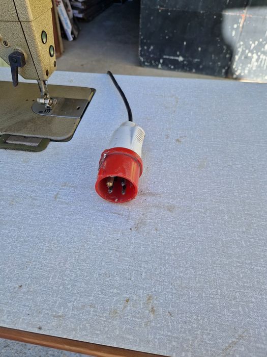 Maquina de costura industrial