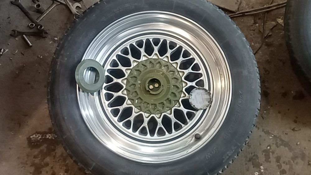 Центральные крышки дисков BBS, BMW TRX 415 Oldtimer E12 E24 E28 E34