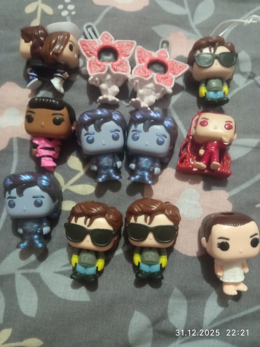 Фігурки дуже дивни дива