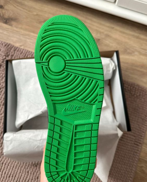 Air Jordan 1 Lucky Green