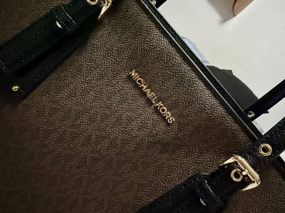 Mala Michael Kors