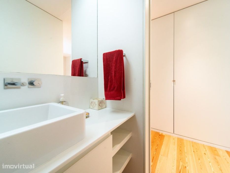 Apartamento T2 de Luxo com Jardim Privativo no Restelo, inserido em...
