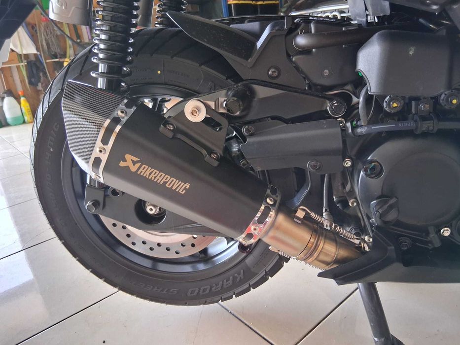 Escape completo HONDA ADV 350